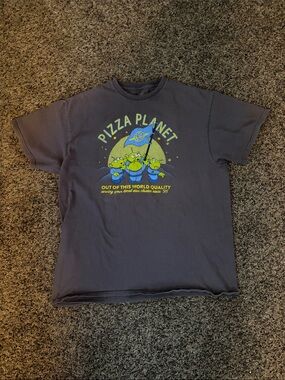 Men’s Pizza Planet Gray Shirt